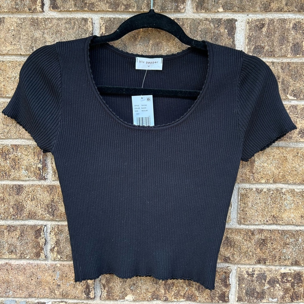 NWT Blu Pepper Ribbed Knit Top & keyhole solid black top bundle